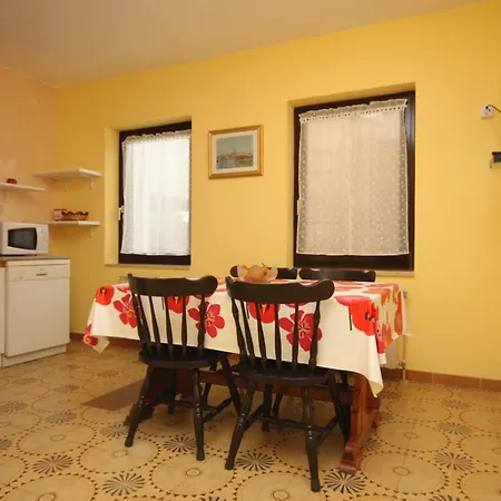 With A Parking Space - 7060