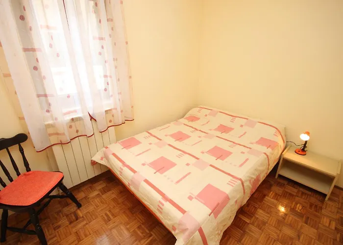 Apartamento With A Parking Space - 7060 Umag