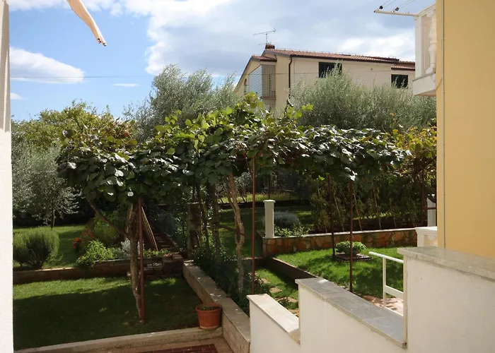 With A Parking Space - 7060