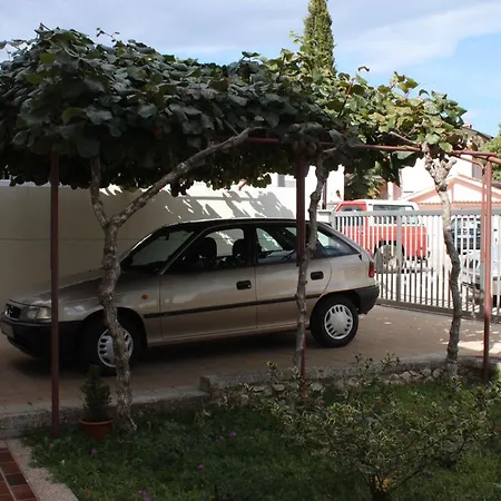 With A Parking Space - 7060 Umag
